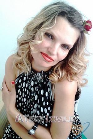 137806 - Ekaterina Edad: 47 - Rusia
