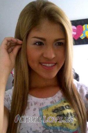 140332 - Daniela Edad: 28 - Colombia