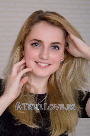 165308 - Anastasiya Edad: 26 - Ucrania
