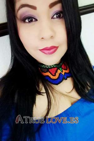 176251 - Monica Edad: 30 - Colombia