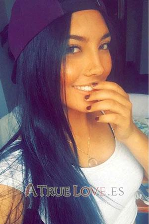 181816 - Juliana Edad: 25 - Colombia
