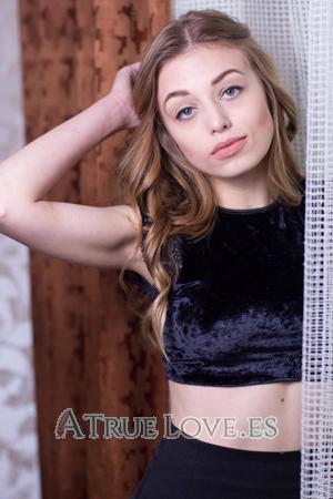 182622 - Julia Edad: 25 - Ucrania