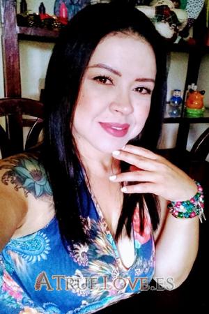 185019 - Yenny Edad: 40 - Colombia