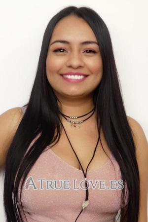 185715 - Laura Edad: 29 - Colombia