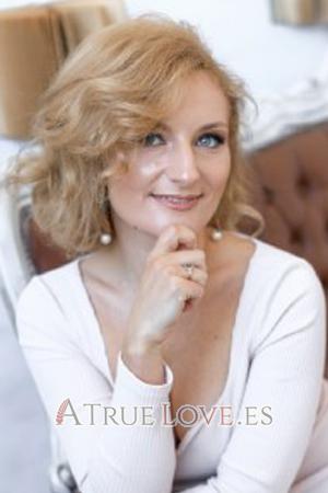 196929 - Anna Edad: 39 - Ucrania