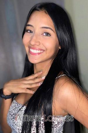 201584 - Daniela Edad: 22 - Colombia
