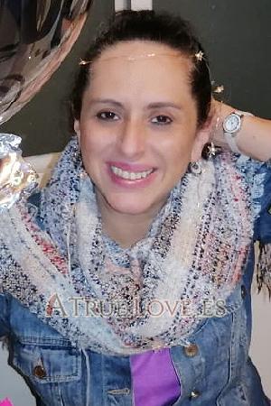 202429 - Claudia Edad: 52 - Colombia