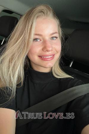 203468 - Yana Edad: 21 - Ucrania