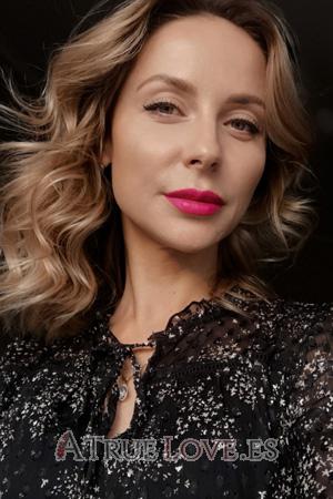 203964 - Ekaterina Edad: 40 - Rusia