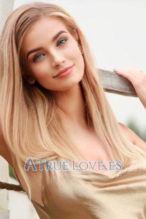 207150 - Anna Edad: 19 - Ucrania