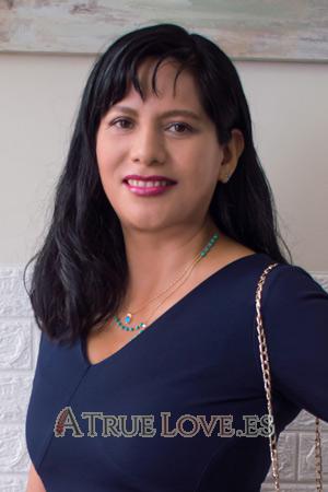 Ladies of Perú