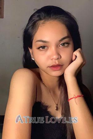 208630 - Kotchakorn Edad: 19 - Tailandia