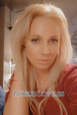 210764 - Ksenia Edad: 38 - Rusia
