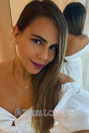 211868 - Daniela Edad: 28 - Colombia