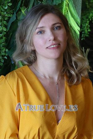220744 - Oksana Age: 40 - Ukraine