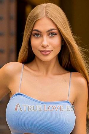 222821 - Albina Edad: 20 - Ucrania
