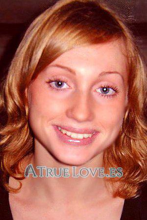 76588 - Ekaterina Edad: 25 - Rusia